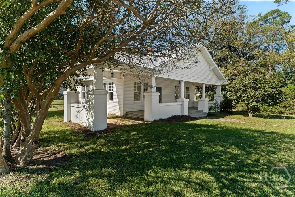 Photo of 818 5th Avenue, Twin City, GA 30471 (MLS # SA366333)