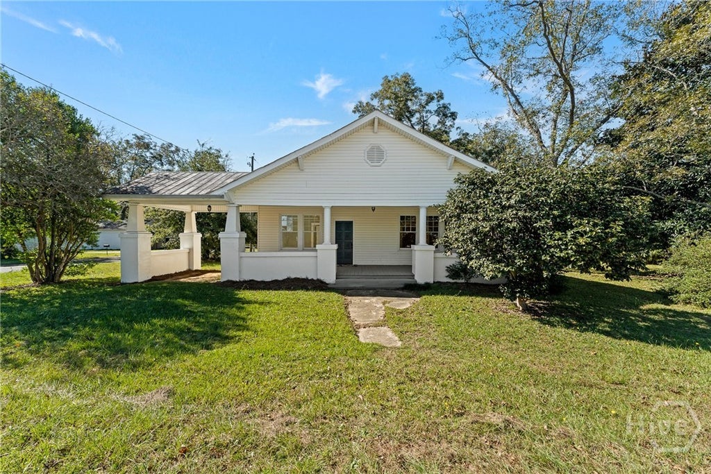 Photo of 818 5th Avenue, Twin City, GA 30471 (MLS # SA366333)