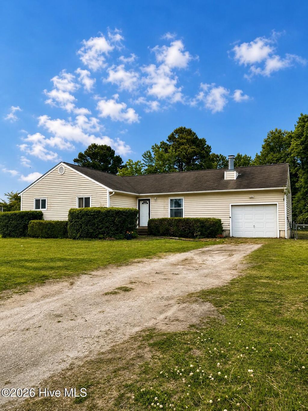 Photo of 306 Drummer Kellum Road, Jacksonville, NC 28546 (MLS # 100571161)