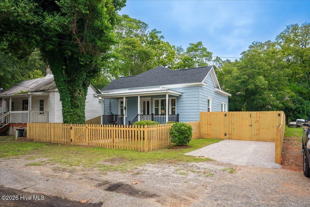 Photo of 424 Fairfield Street NE, Aiken, SC 29801 (MLS # 100606865)