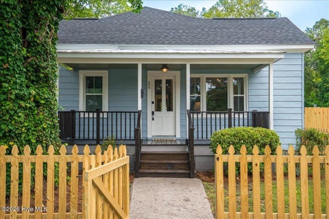 Photo of 424 Fairfield Street NE, Aiken, SC 29801 (MLS # 100606865)