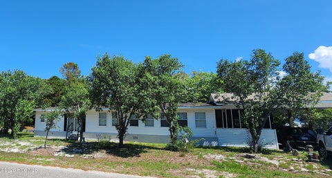 Mobile Home For Sale - 202 NE 66th Street<br/> Oak Island, NC 28465