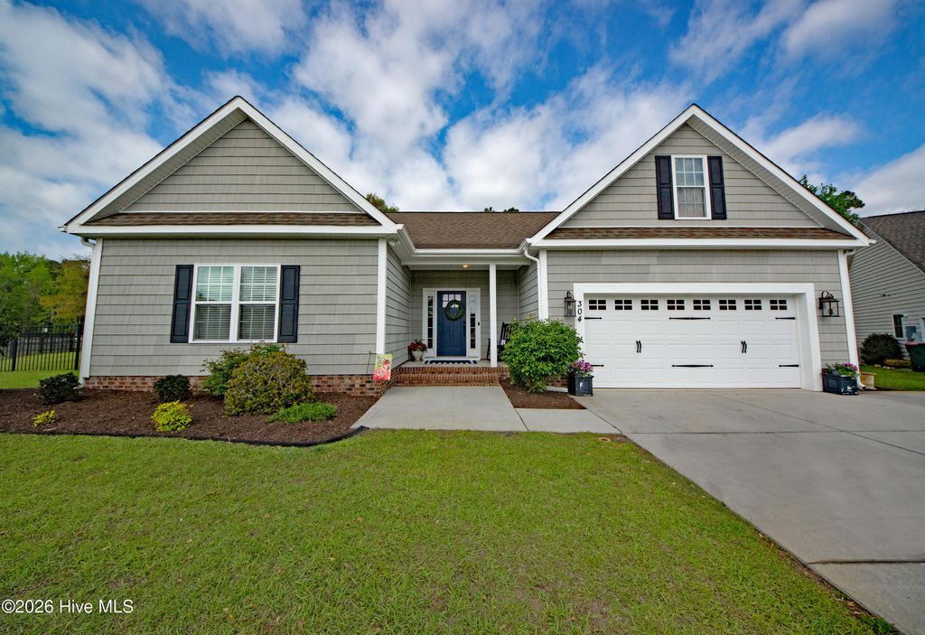 Photo of 304 Angelfish Court, Newport, NC 28570 (MLS # 100568661)