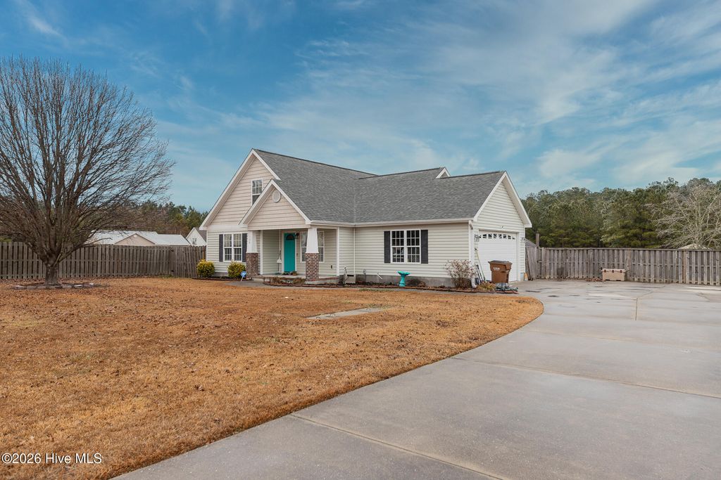 Photo of 106 Michelle Ward Lane, Maple Hill, NC 28454 (MLS # 100551804)