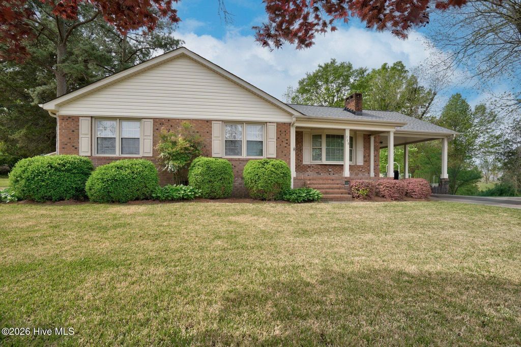 Photo of 208 E Nash Street, Macclesfield, NC 27852 (MLS # 100565837)