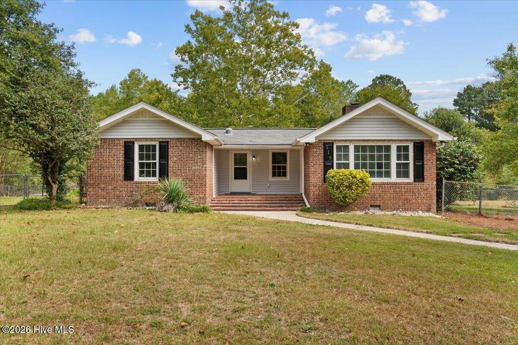 Photo of 119 Bluebird Lane, West End, NC 27376 (MLS # 100548031)