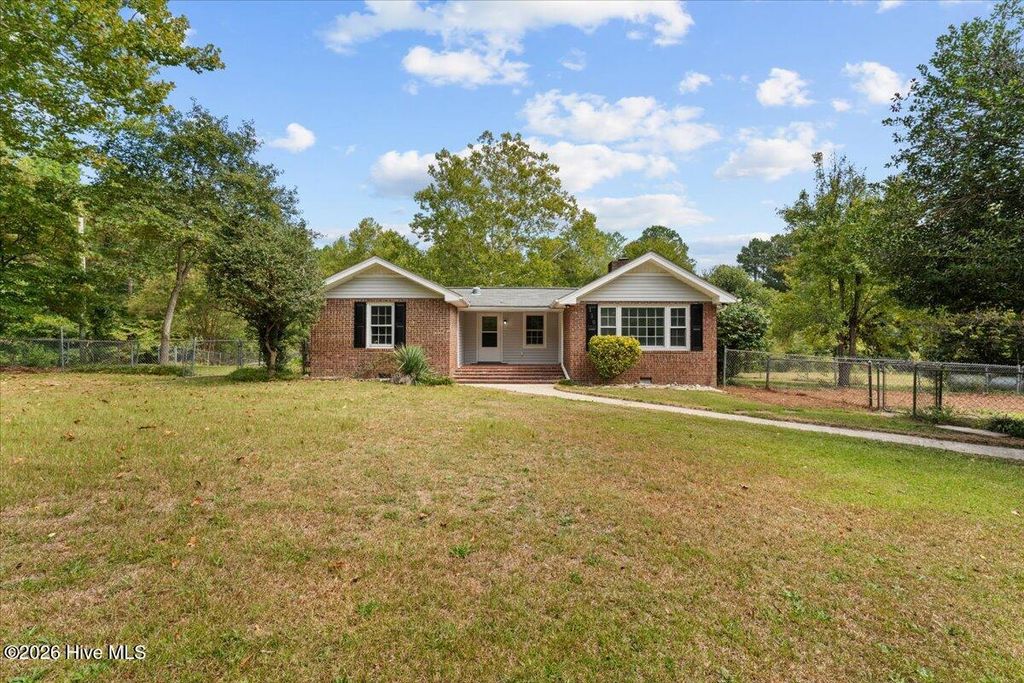 Photo of 119 Bluebird Lane, West End, NC 27376 (MLS # 100548031)