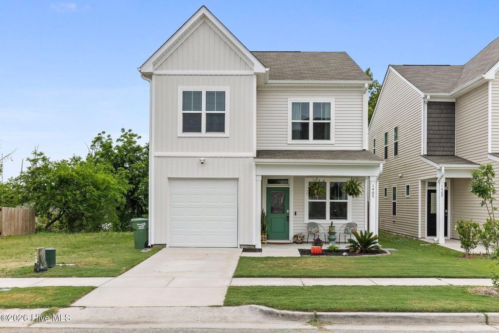 Photo of 1405 Creekfront Drive, Wilmington, NC 28401 (MLS # 100571589)