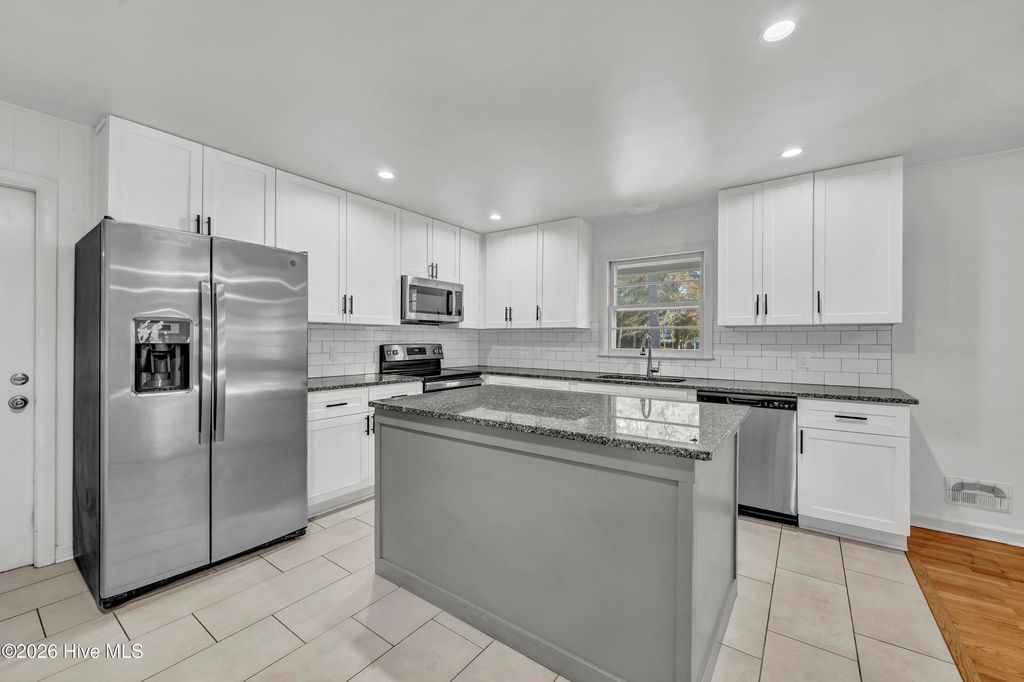 Photo of 9 Castlewood Drive, Wilmington, NC 28409 (MLS # 100548669)