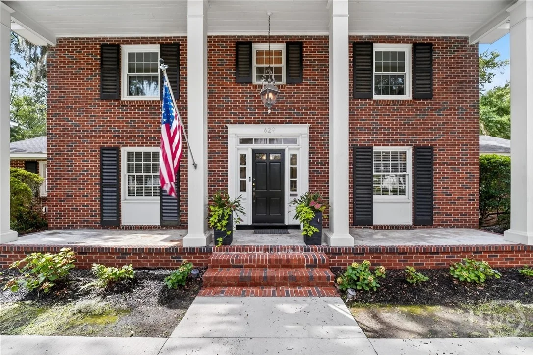629 E Victory Drive