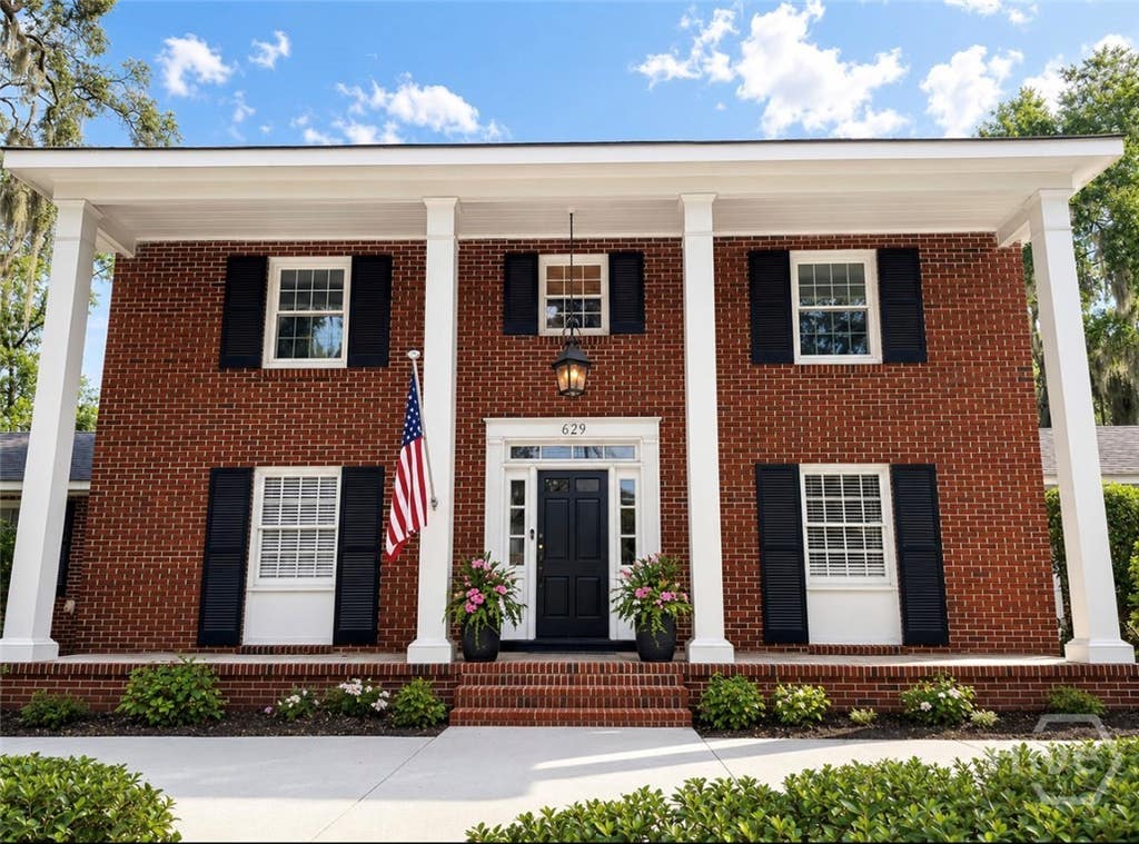 Photo of 629 E Victory Drive, Savannah, GA 31405 (MLS # SA363332)