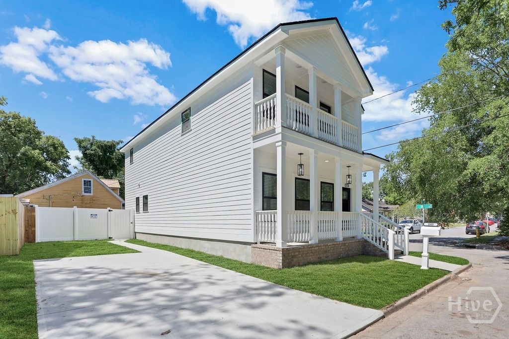 Photo of 1005 E 35th Street, Savannah, GA 31401 (MLS # SA355363)