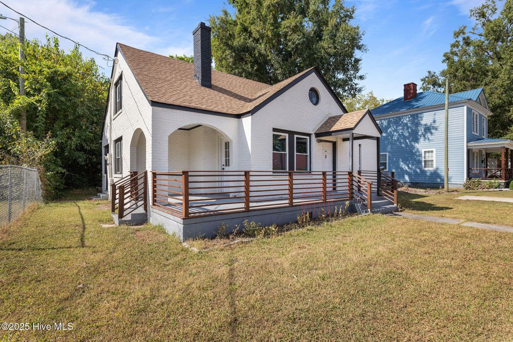 Photo of 512 E Chestnut Street, Goldsboro, NC 27530 (MLS # 100533332)