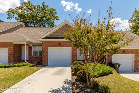 Townhouse For Rent - 202 Clover Court<br/> Moore County, Aberdeen, NC 28315