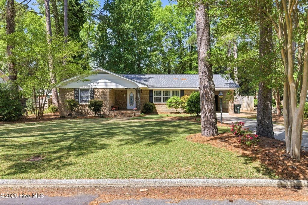 Photo of 235 Oak Street, Wallace, NC 28466 (MLS # 100566566)