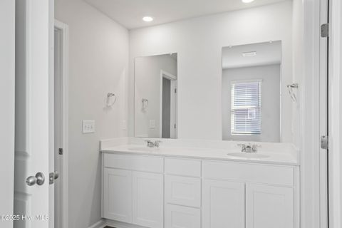 Tiny photo for 621 S Squires Run Lane, Richlands, NC 28574 (MLS # 100546626)