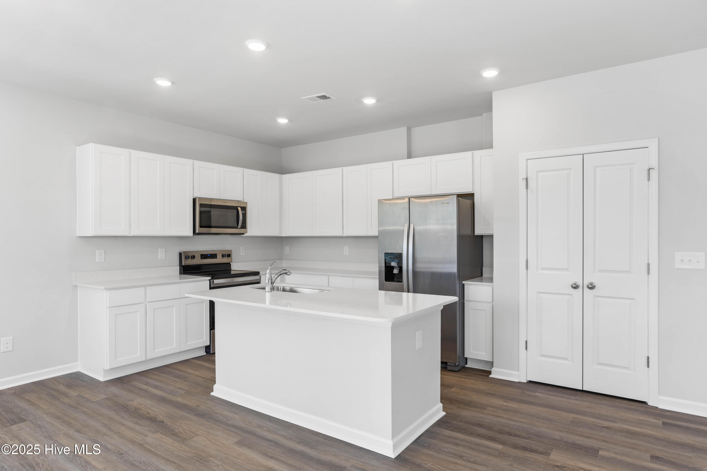 621 S Squires Run Lane