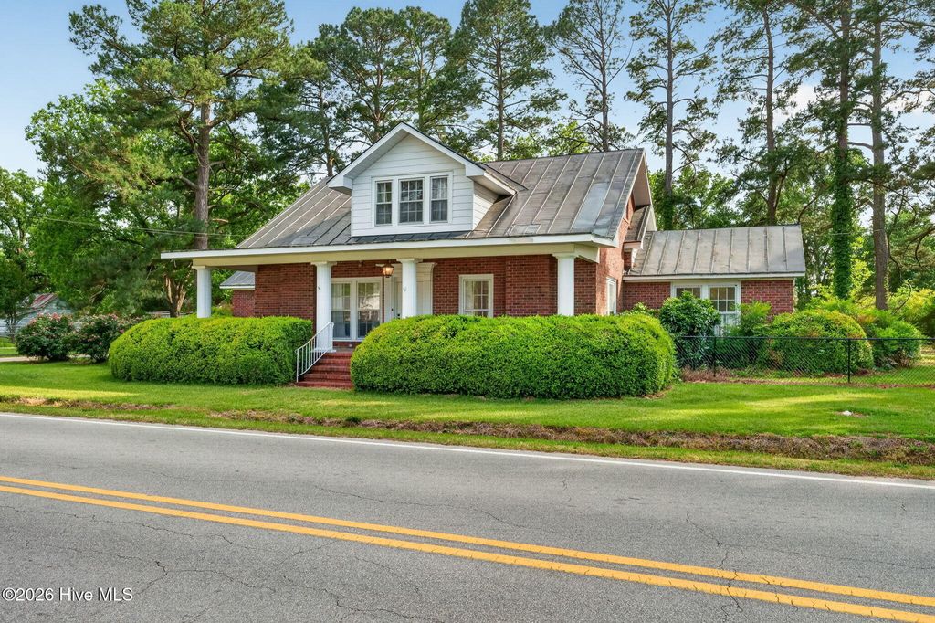 Photo of 207 W 3rd Street, Princeton, NC 27569 (MLS # 100573148)