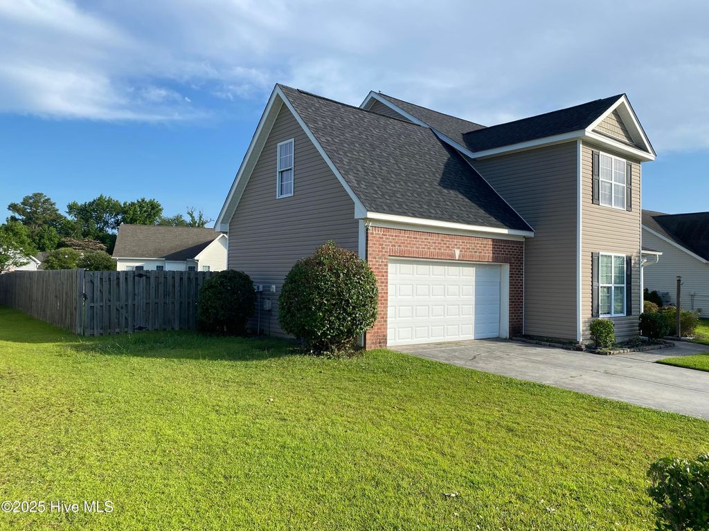 Photo of 105 Moonstone Court, Jacksonville, NC 28546 (MLS # 100566817)