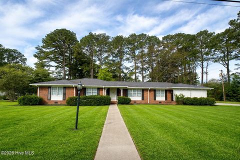 Homes For Sale - 104 Springlake Drive<br/> Murfreesboro, NC 27855