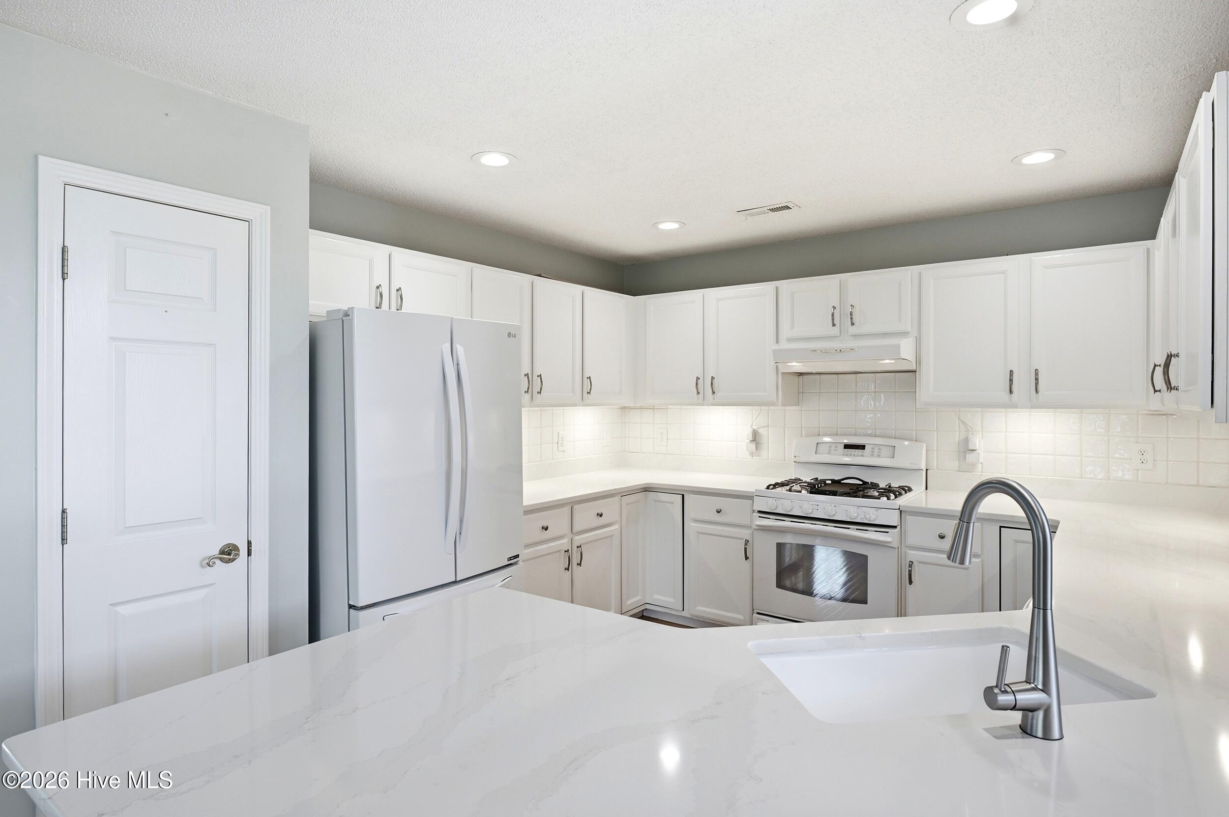 702 Tiara Drive