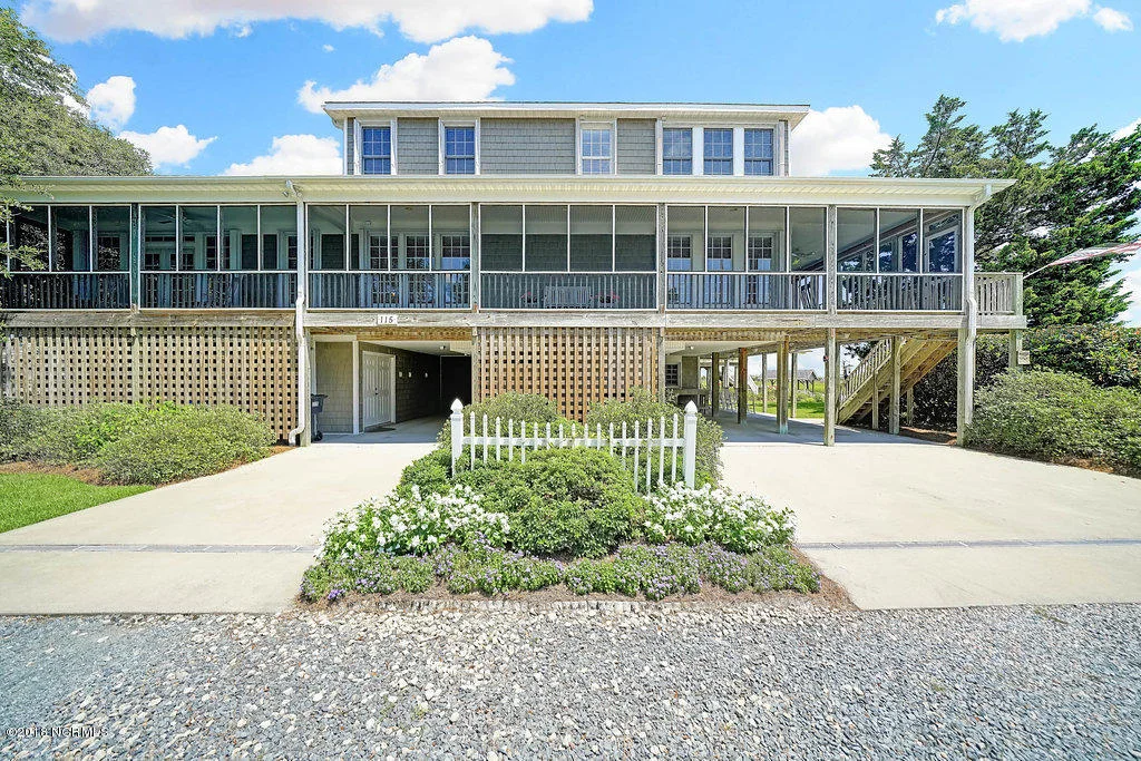 115 SW Yacht Drive