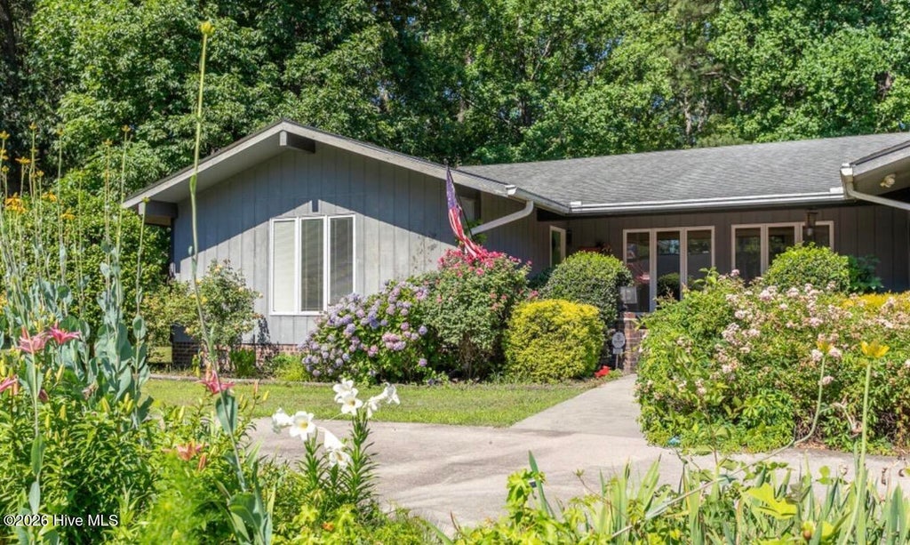 Photo of 311 Country Club Drive, Edenton, NC 27932 (MLS # 100592472)