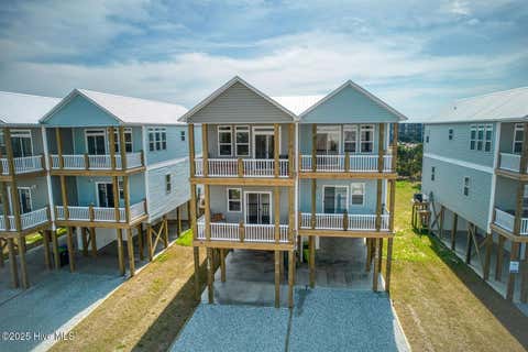 Townhouse For Sale - 128 Sea Gull Lane<br/> Onslow County, North Topsail Beach, NC 28460