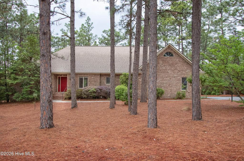 Photo of 2 Interlachon Drive, Pinehurst, NC 28374 (MLS # 100570449)
