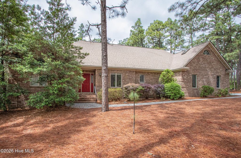 Photo of 2 Interlachon Drive, Pinehurst, NC 28374 (MLS # 100570449)