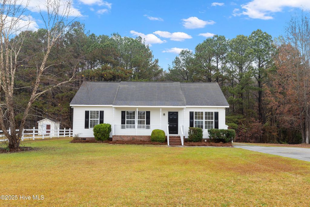 Photo of 203 Clear Water Drive, Smithfield, NC 27577 (MLS # 100542911)