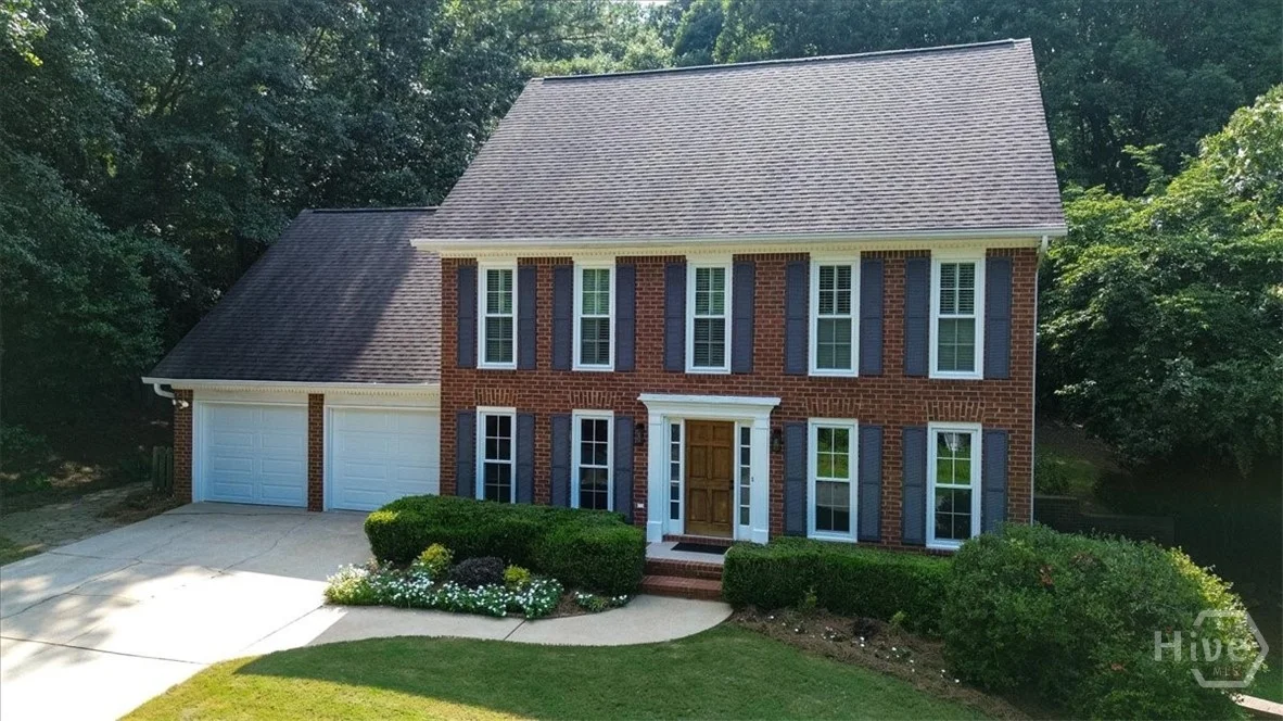 121 Ashbrook Drive