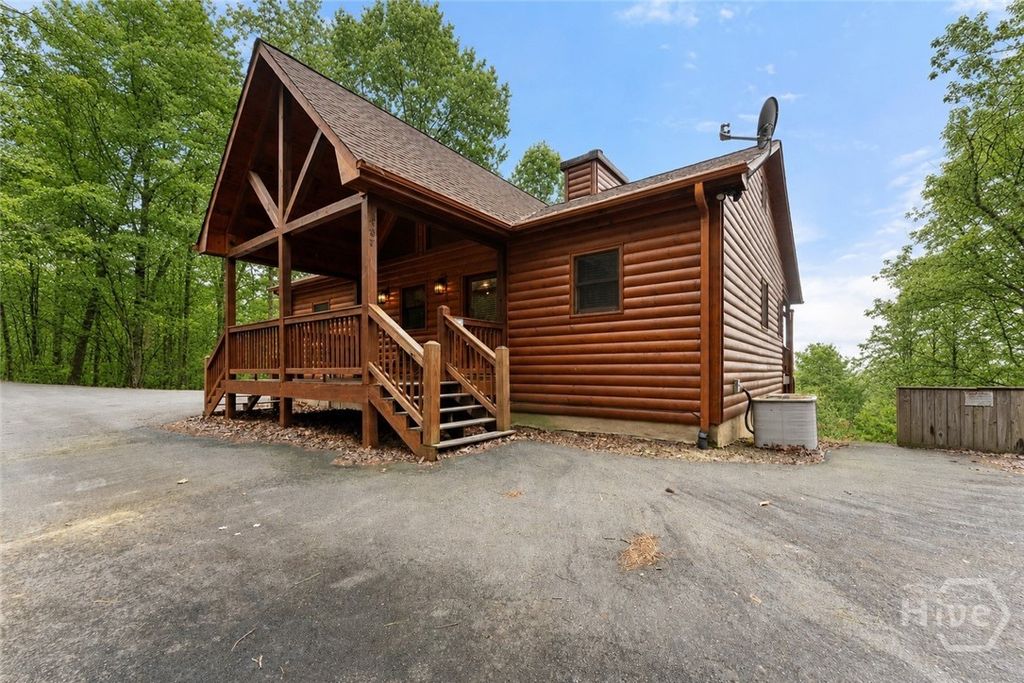 Photo of 437 Spruce Circle, Mineral Bluff, GA 30559 (MLS # CL359191)