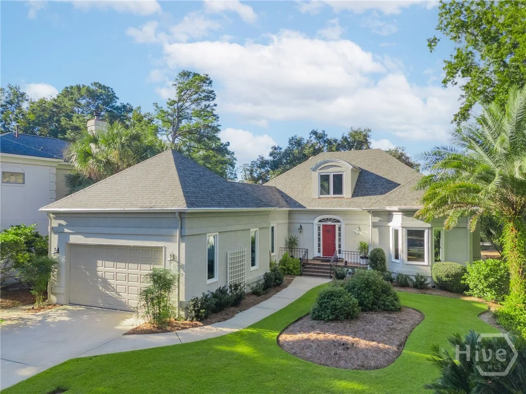 1 Bishopwood Court