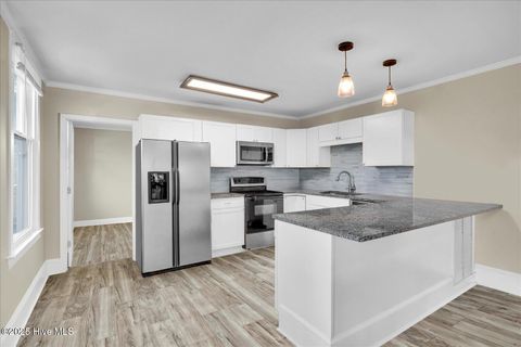 Tiny photo for 305 Macmillan Avenue N, Wilmington, NC 28403 (MLS # 100546999)