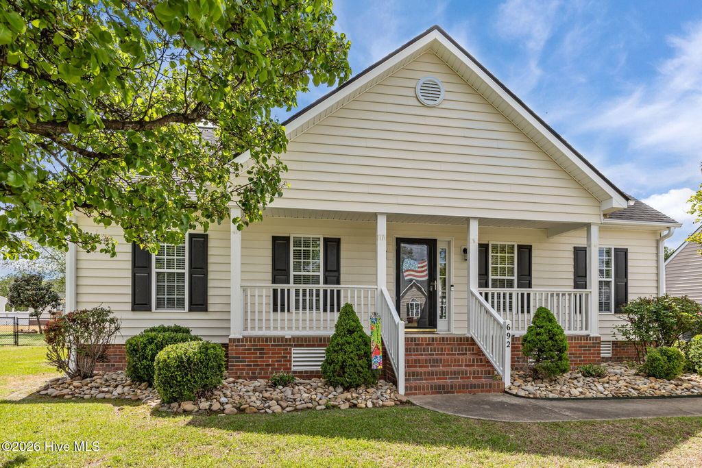 Photo of 692 Carrington Lane, Winterville, NC 28590 (MLS # 100565334)