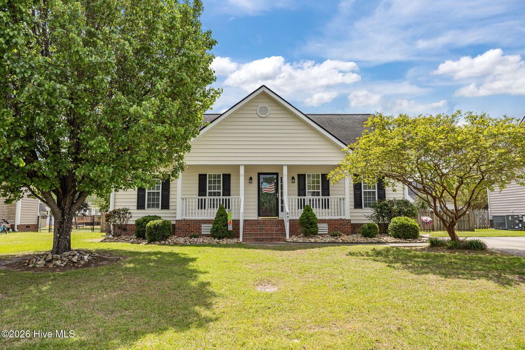 Photo of 692 Carrington Lane, Winterville, NC 28590 (MLS # 100565334)