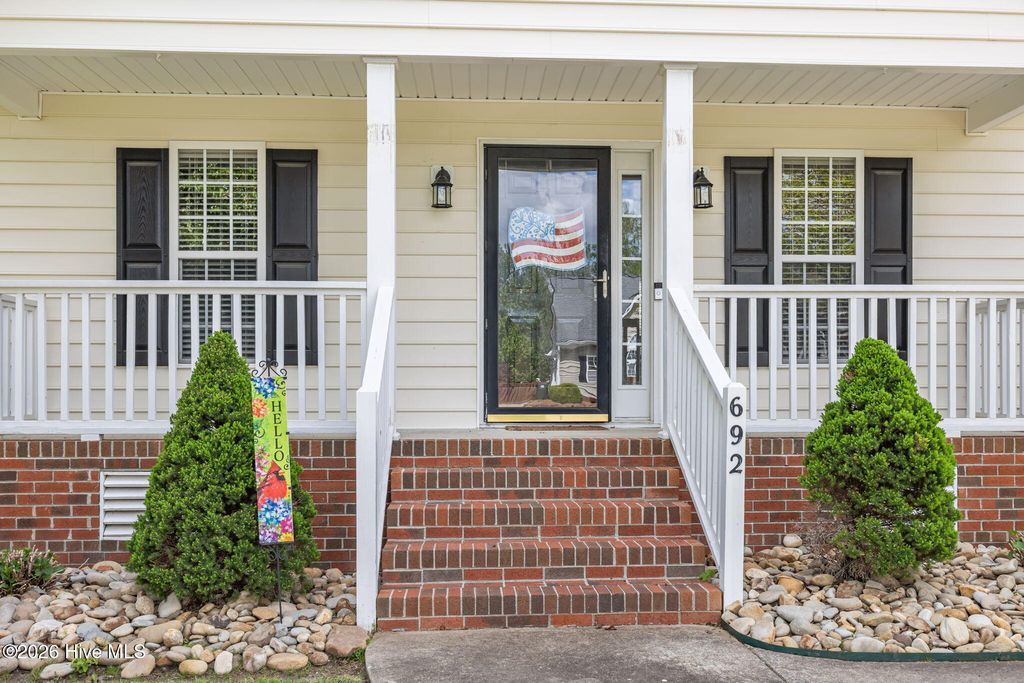 Photo of 692 Carrington Lane, Winterville, NC 28590 (MLS # 100565334)