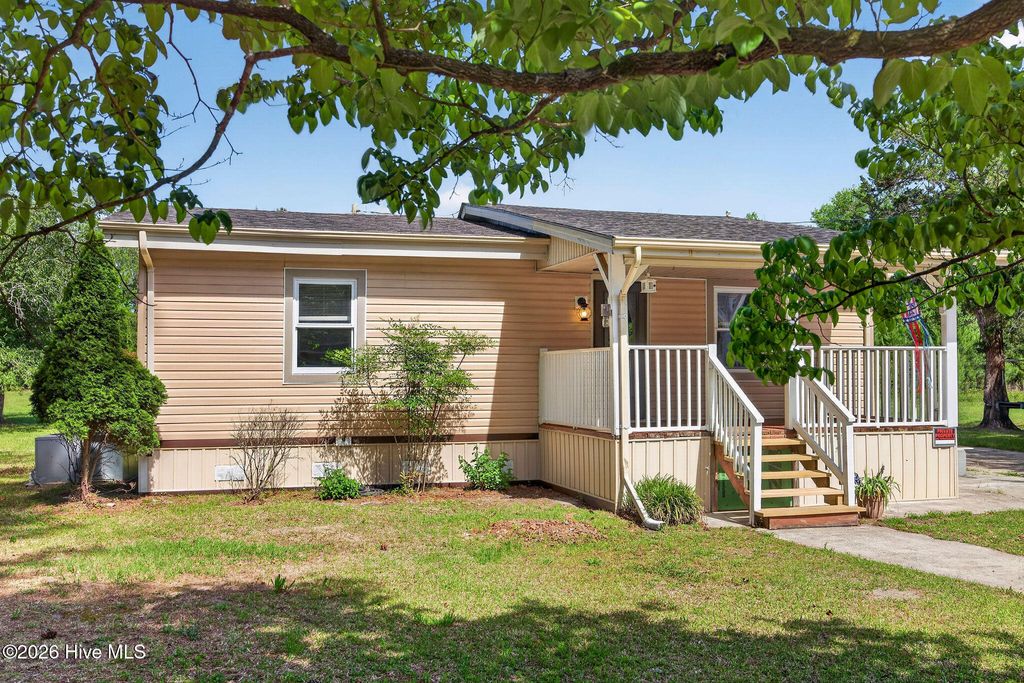 Photo of 1033 Old Northeast Road, Hallsboro, NC 28442 (MLS # 100574940)