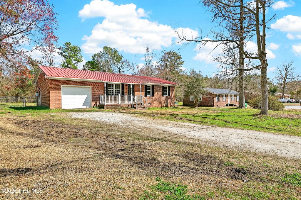 Photo of 1426 Onslow Pines Road, Jacksonville, NC 28540 (MLS # 100559585)