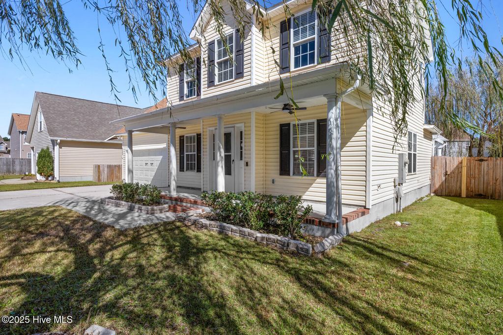 Photo of 322 Providence Drive, Jacksonville, NC 28546 (MLS # 100536928)