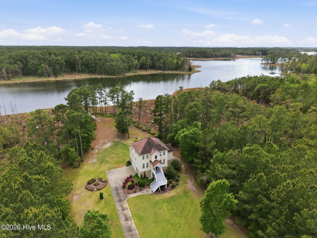 Photo of 223 Bailey Pointe Drive, Belhaven, NC 27810 (MLS # 100571331)