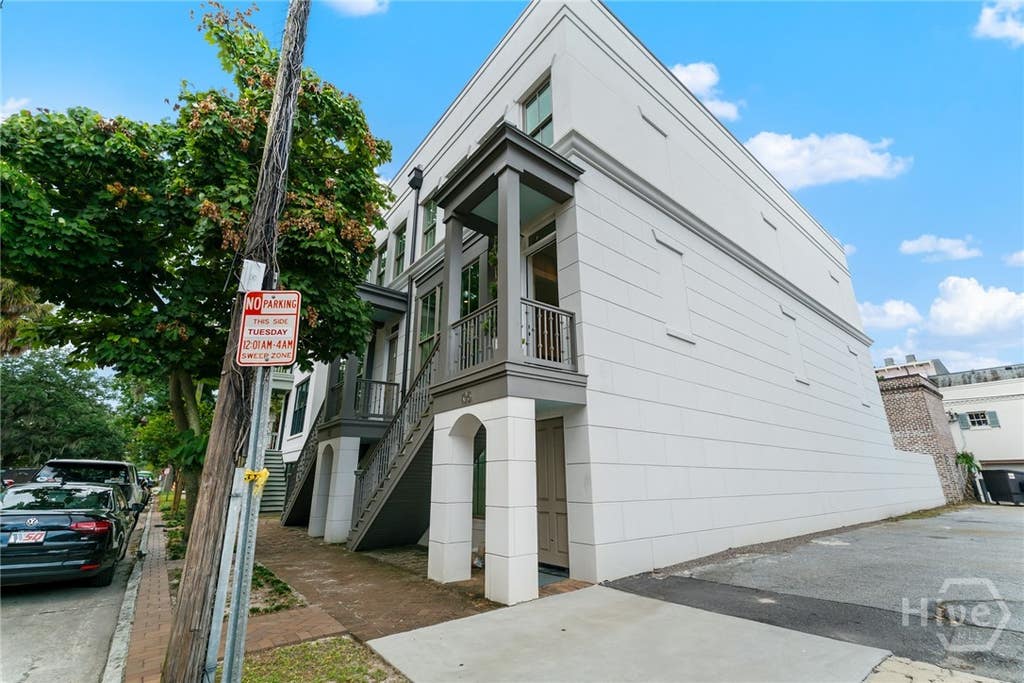 Photo of 105 E Gordon Street, Savannah, GA 31401 (MLS # SA362991)