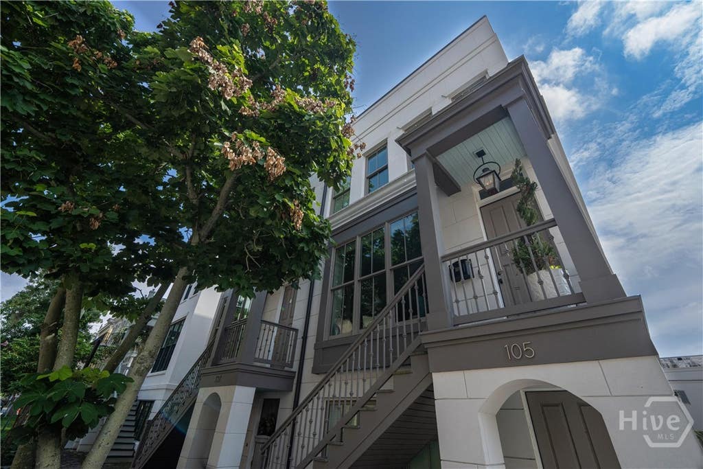 Photo of 105 E Gordon Street, Savannah, GA 31401 (MLS # SA362991)
