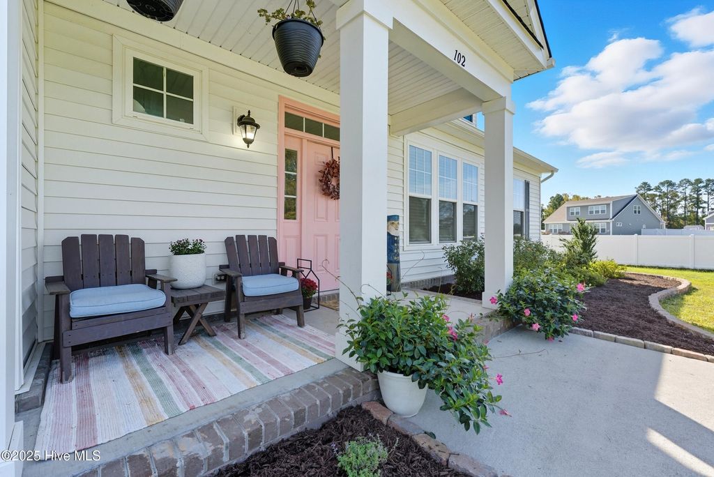 Photo of 102 Evelyne Drive, Moyock, NC 27958 (MLS # 100532151)