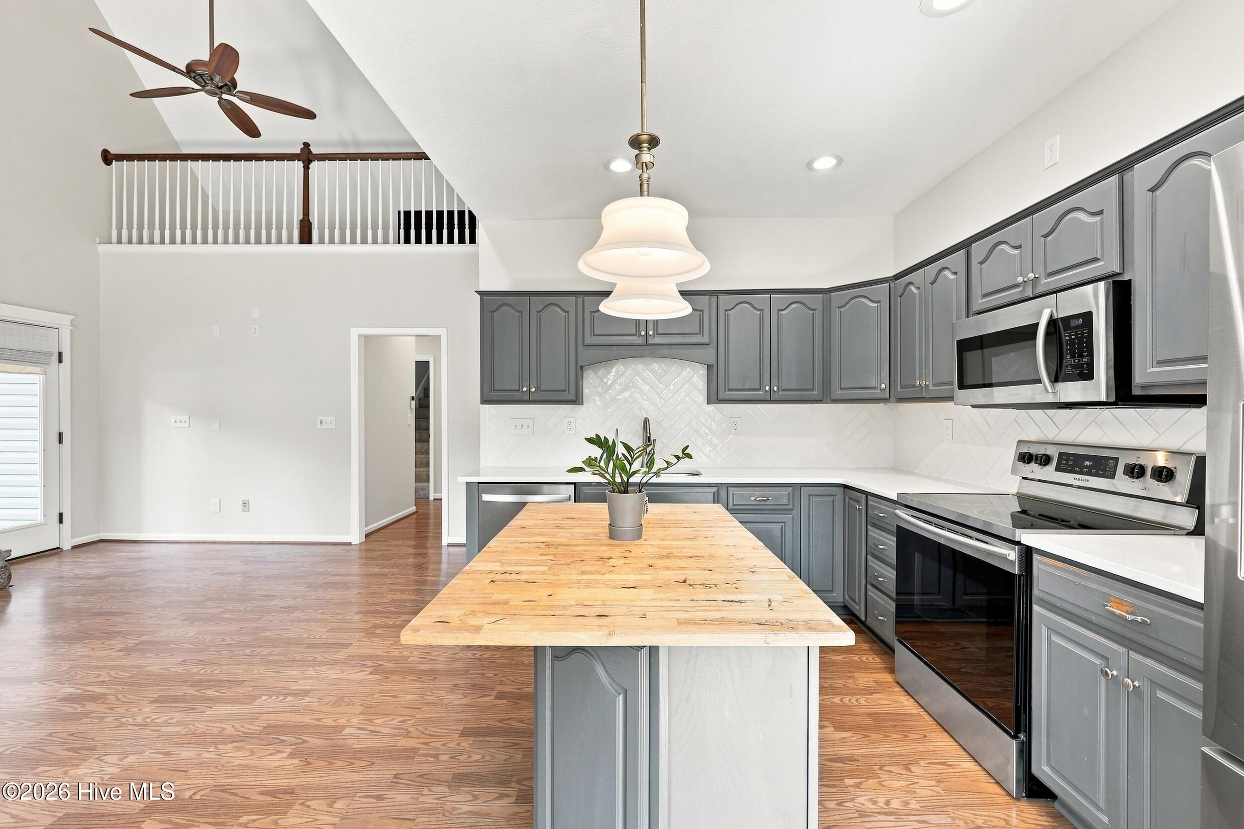 103 Country Meadows Drive