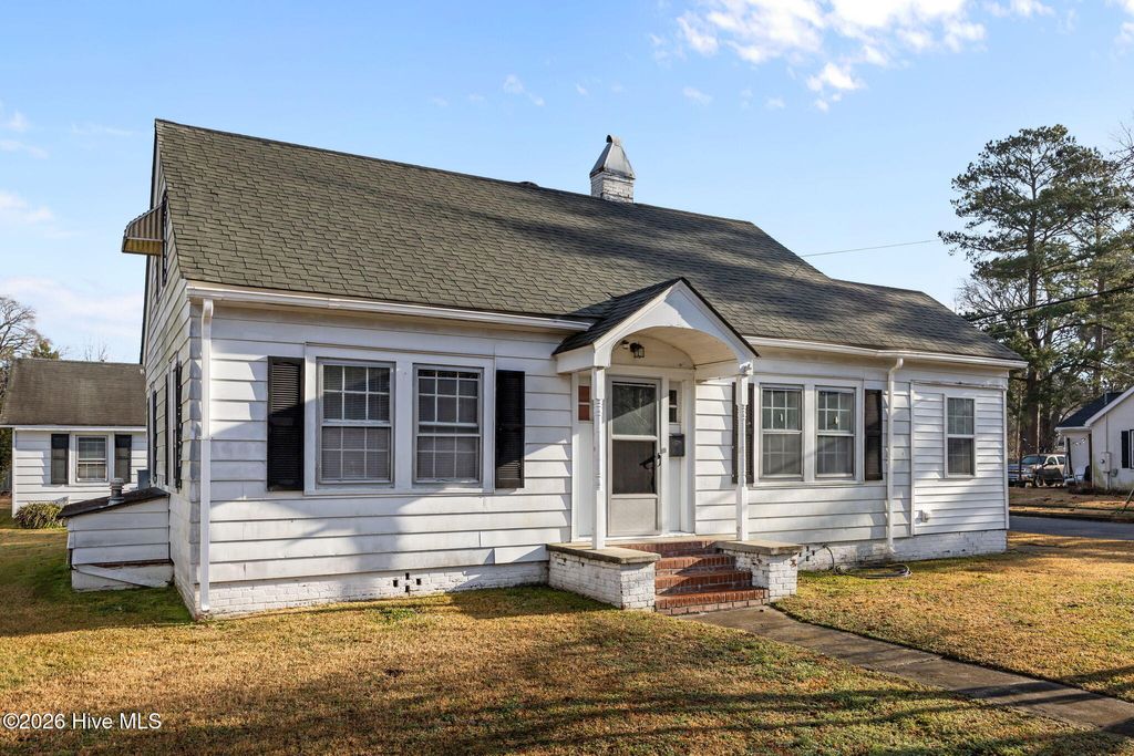 Photo of 3612 E Wilson Street E, Farmville, NC 27828 (MLS # 100547968)