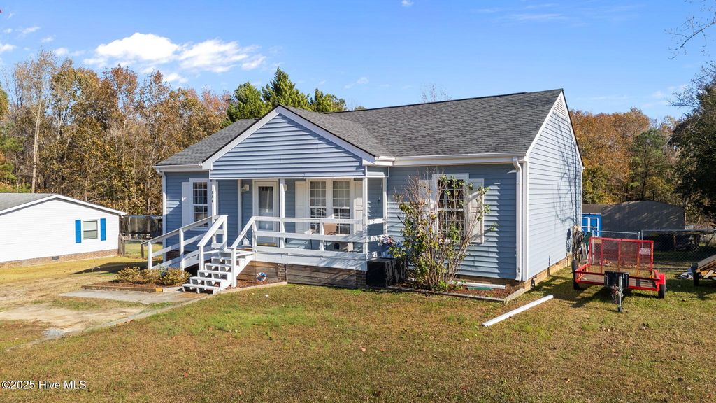 Photo of 604 Whitetail Lane, Clayton, NC 27527 (MLS # 100541365)