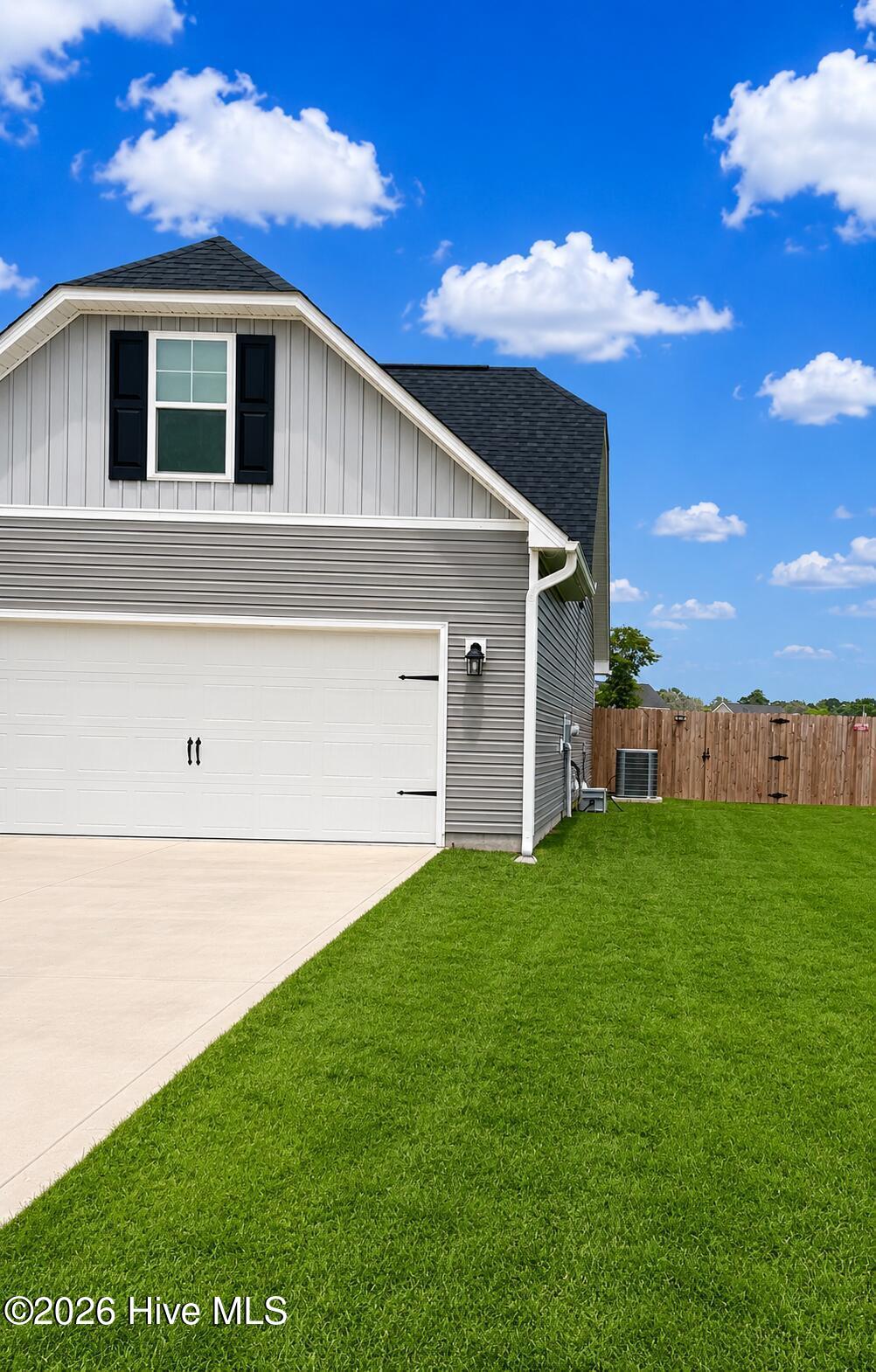 324 Cotton Hl Place