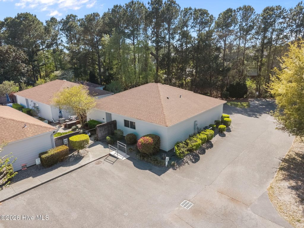 Photo of 1033 Summerlin Falls Court, Wilmington, NC 28412 (MLS # 100564364)